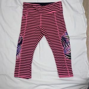 Girl’s AVIA capri workout leggings XL size 14/16 pink and black